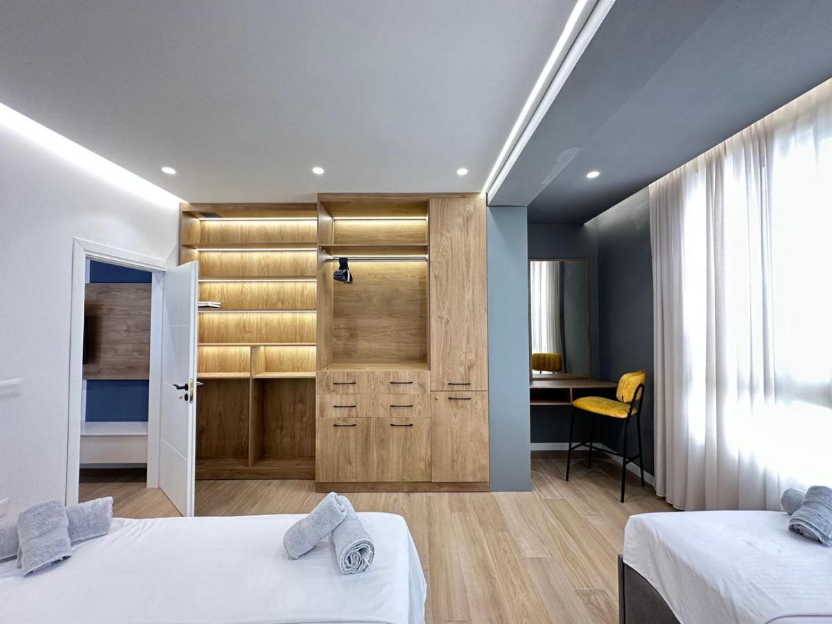 Luxurious Seaside Apartment Durrës Exteriör bild