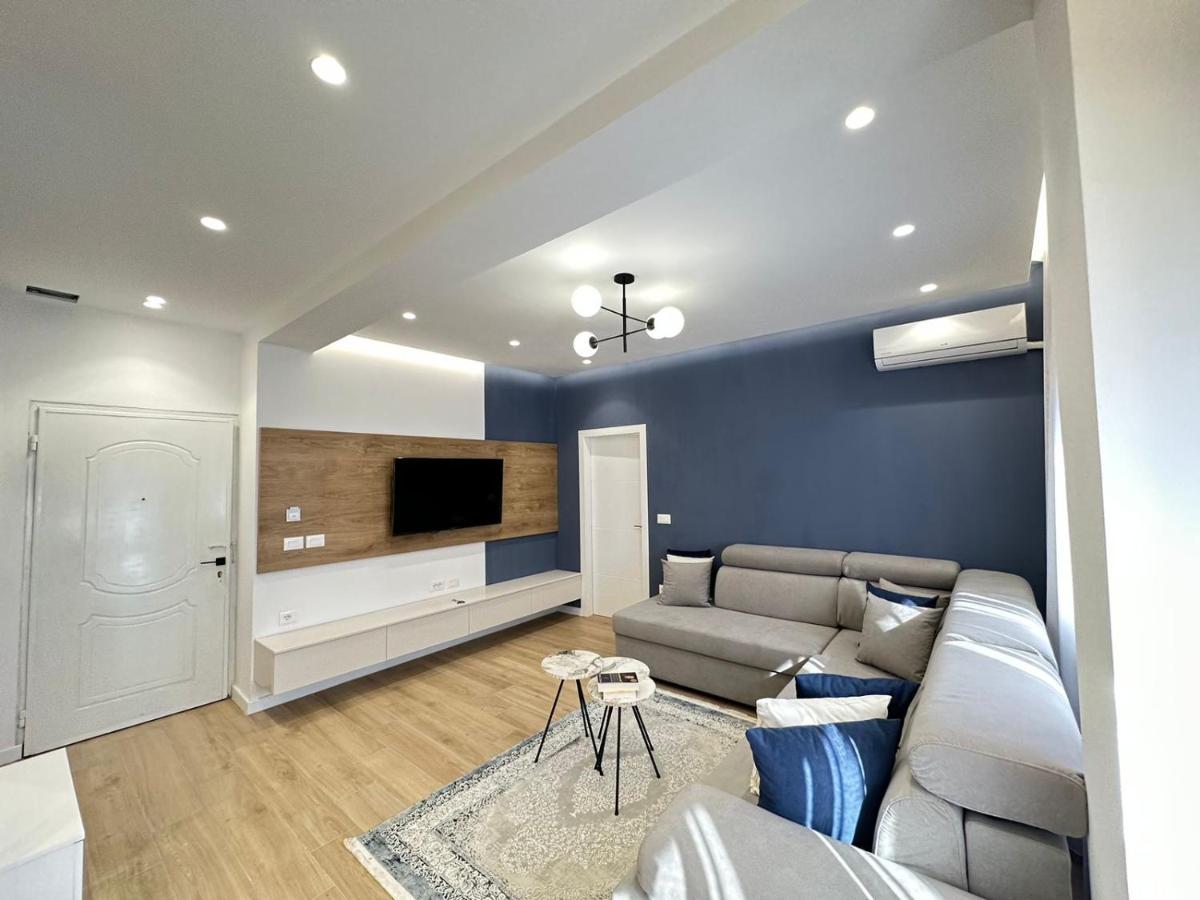 Luxurious Seaside Apartment Durrës Exteriör bild