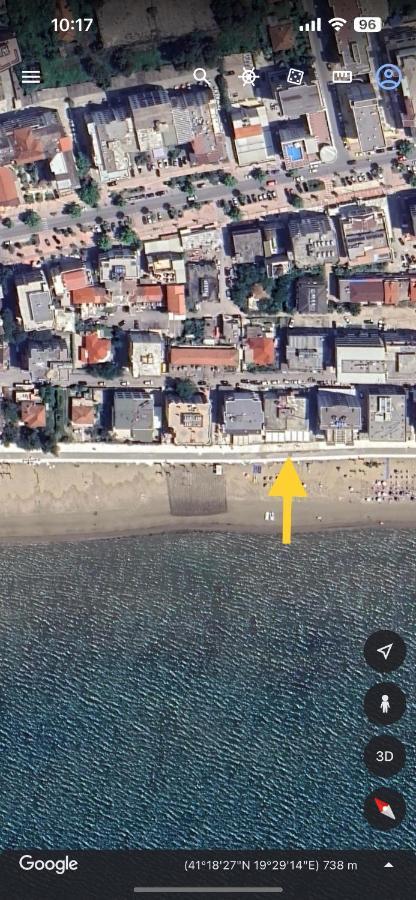 Luxurious Seaside Apartment Durrës Exteriör bild