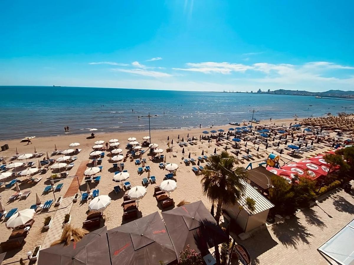 Luxurious Seaside Apartment Durrës Exteriör bild
