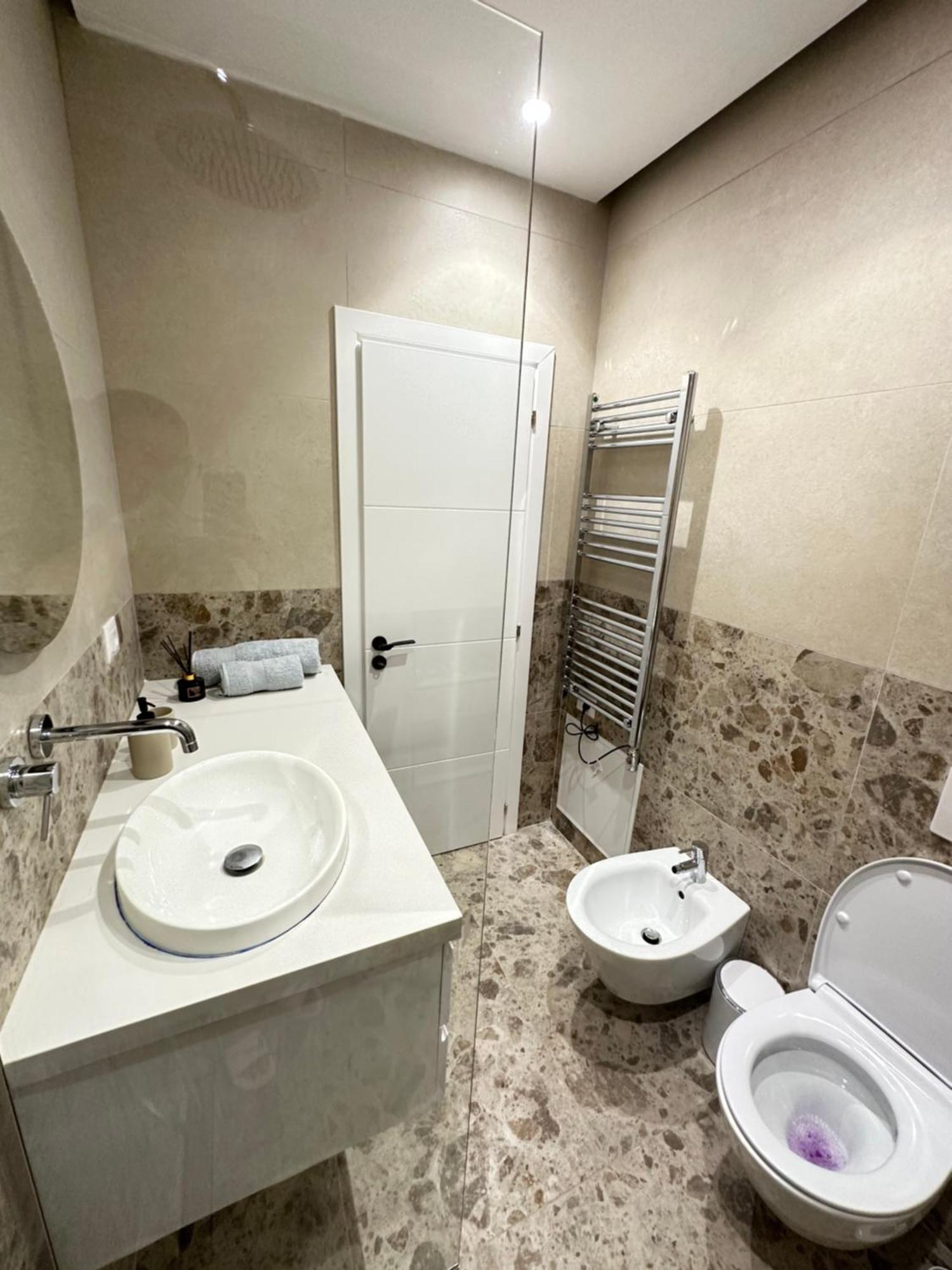 Luxurious Seaside Apartment Durrës Exteriör bild
